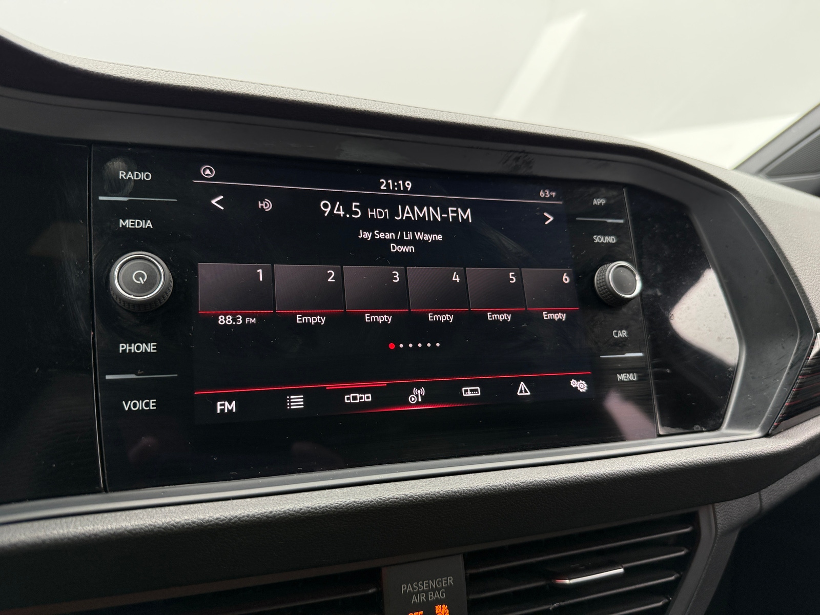 Thumbnail: 2024 Volkswagen Jetta - 3