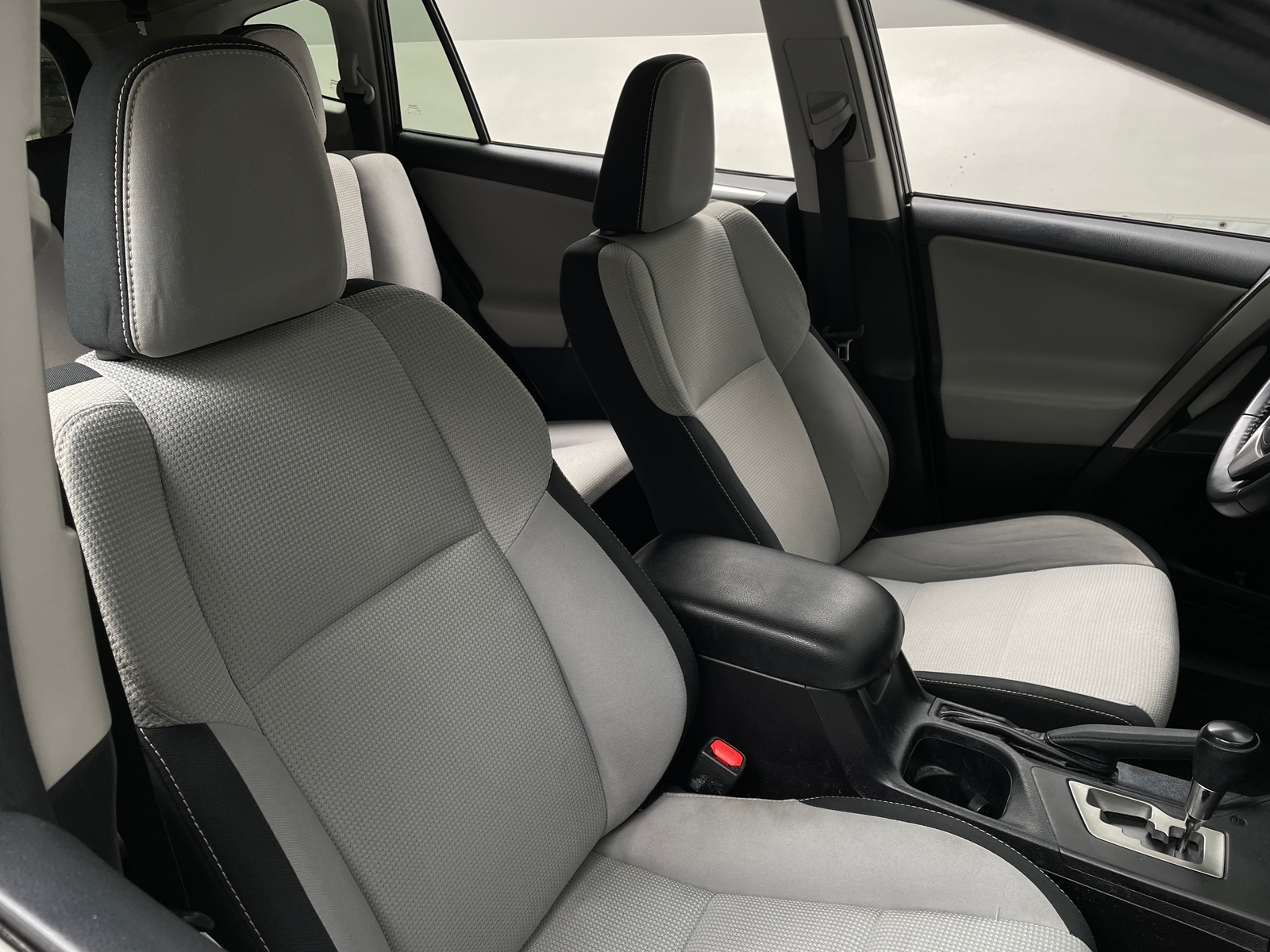 Thumbnail: 2018 Toyota RAV4 - 2