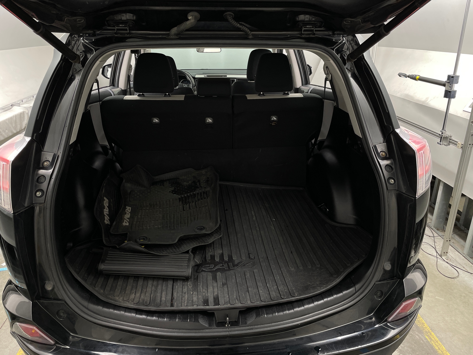 Thumbnail: 2018 Toyota RAV4 - 7