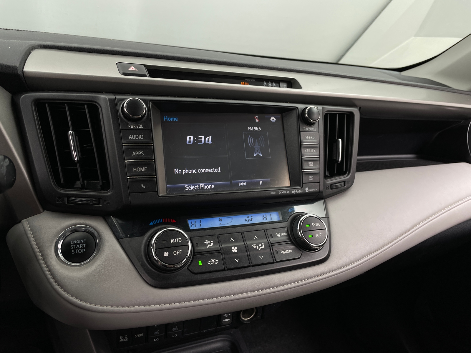 Thumbnail: 2018 Toyota RAV4 - 4