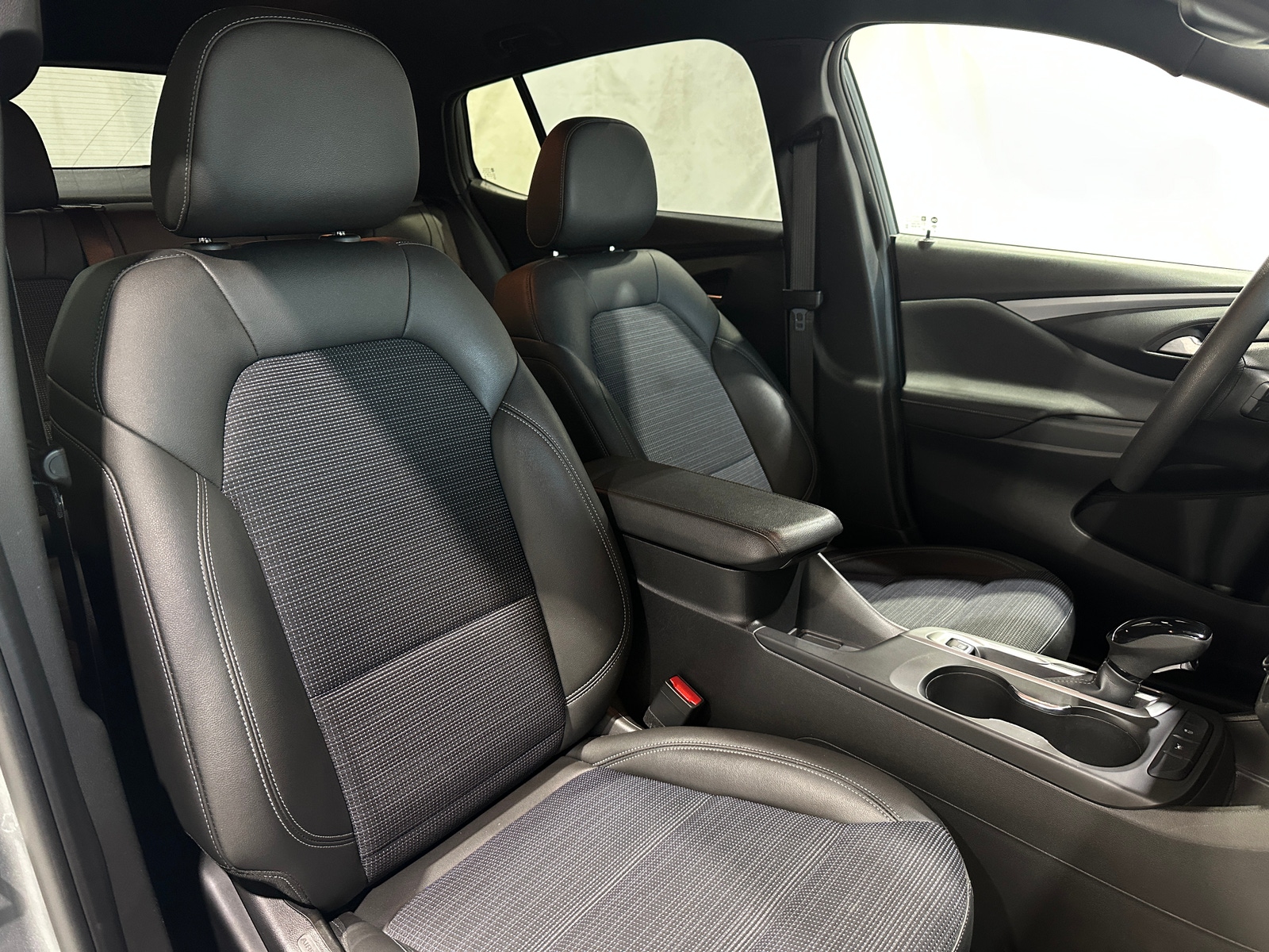 Thumbnail: 2025 Buick Envista - 2