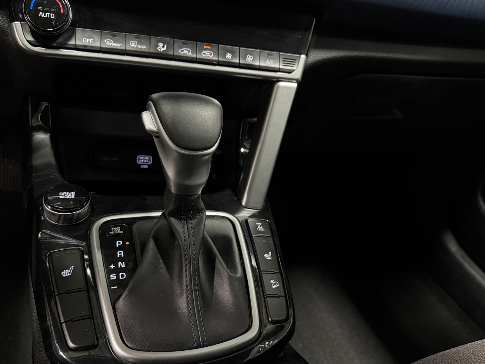 Thumbnail: 2022 Kia Seltos - 4