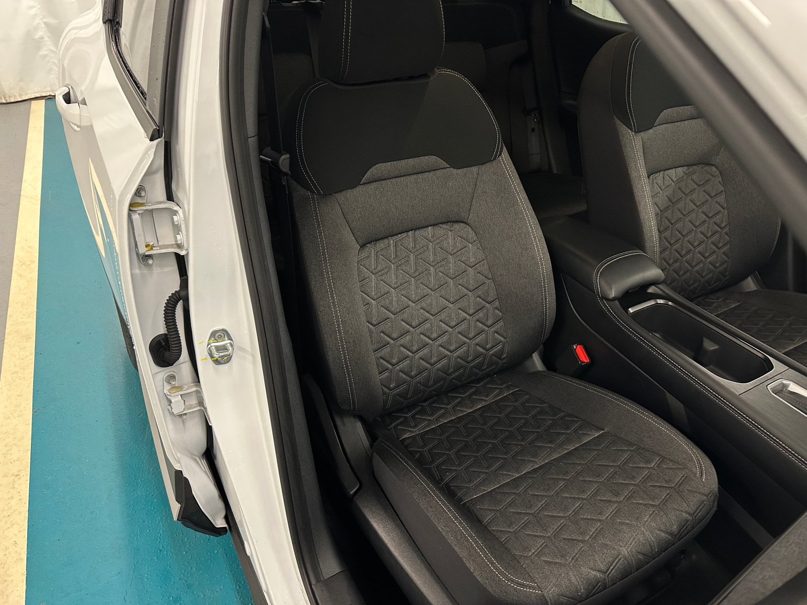 Thumbnail: 2025 Nissan Kicks - 2