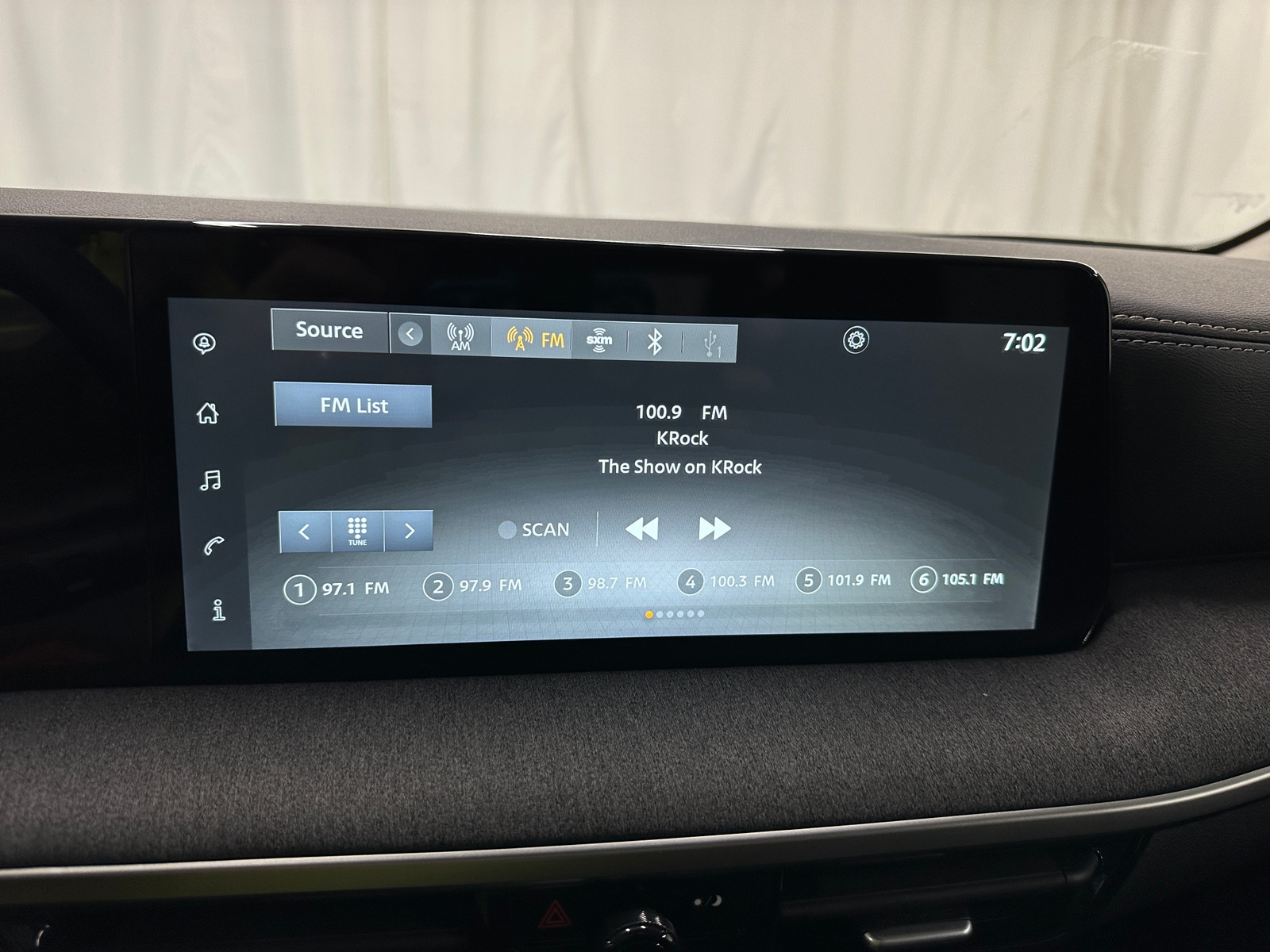 Thumbnail: 2025 Nissan Kicks - 4