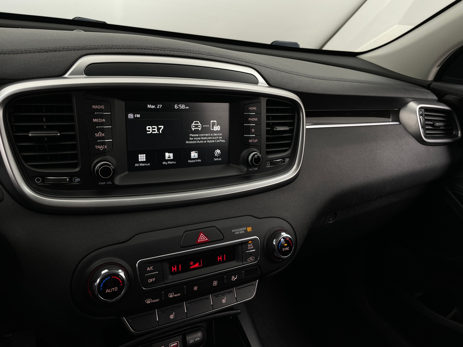 Thumbnail: 2019 Kia Sorento - 4