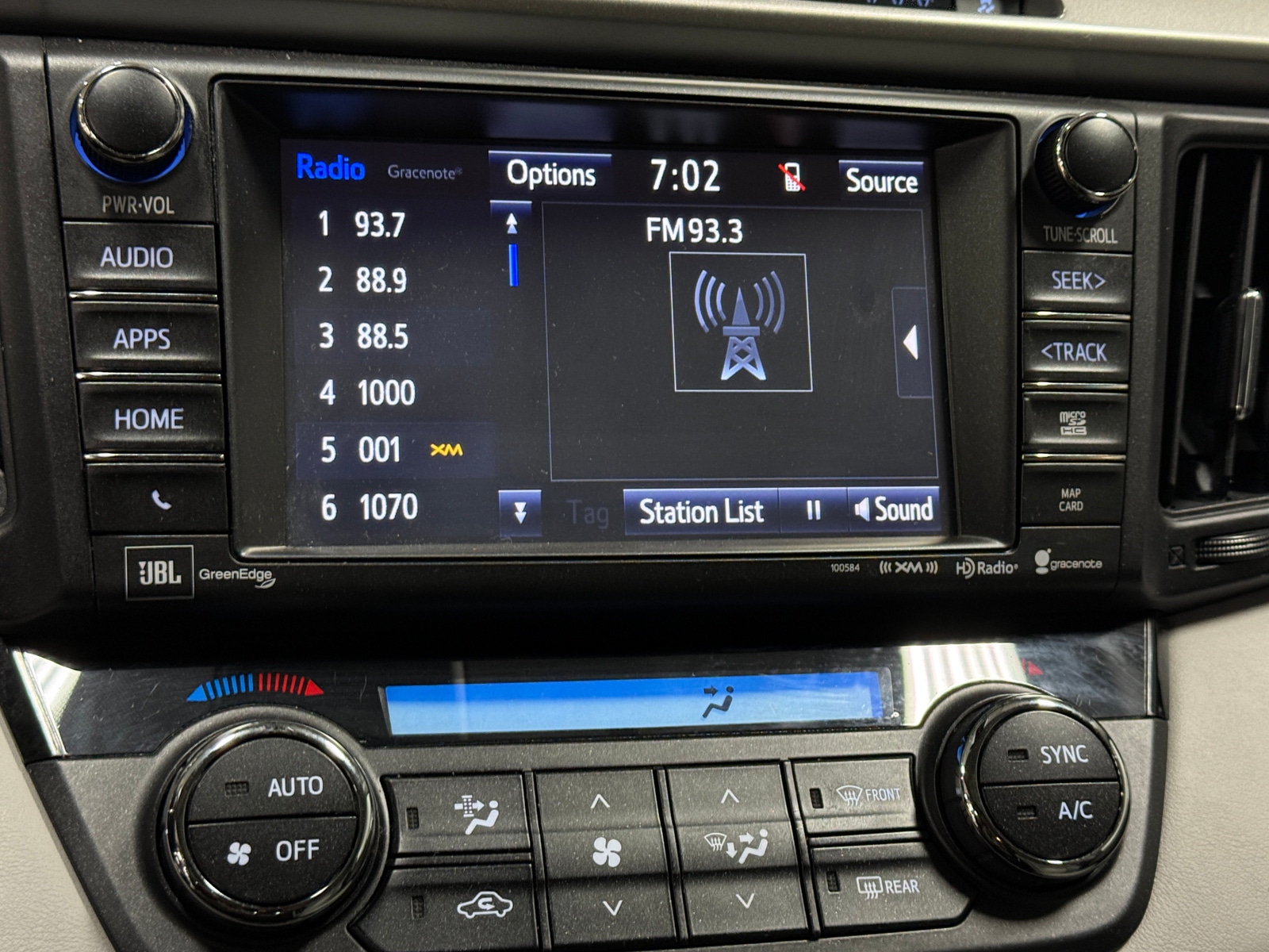 Thumbnail: 2018 Toyota RAV4 - 3