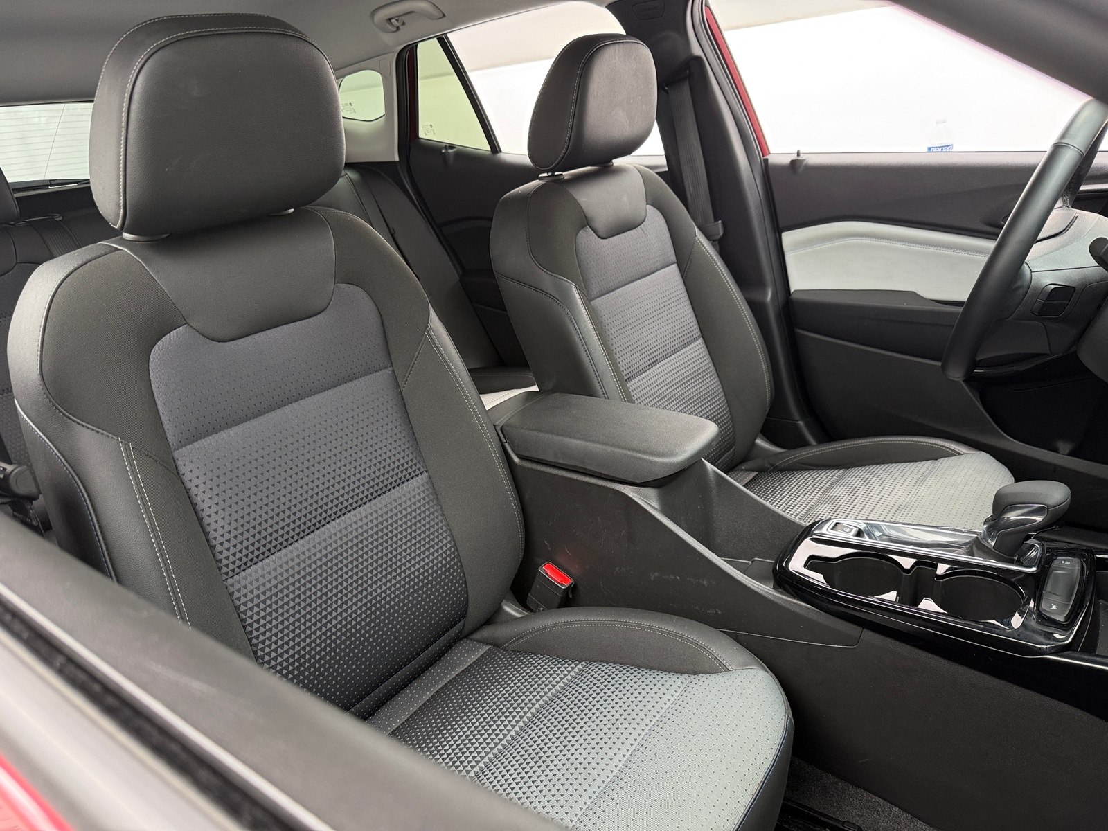 Thumbnail: 2025 Chevrolet Trax - 2