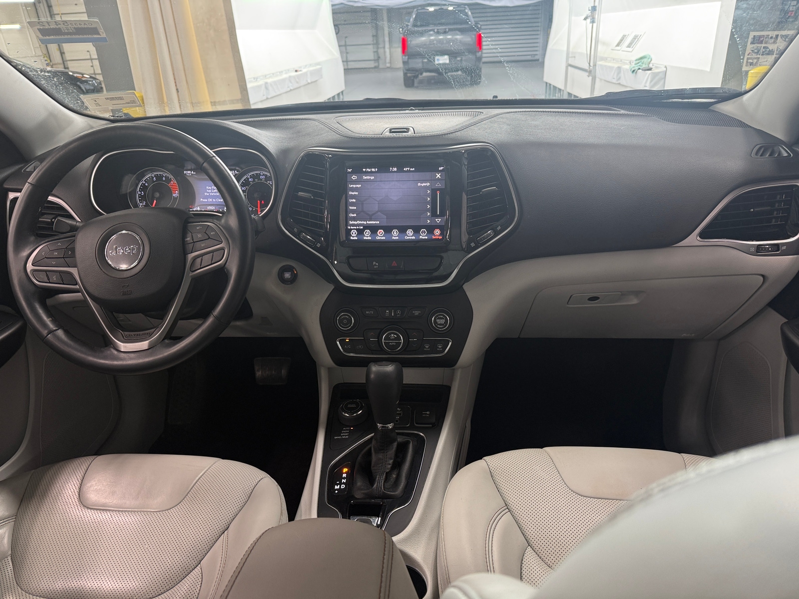 Thumbnail: 2019 Jeep Cherokee - 2