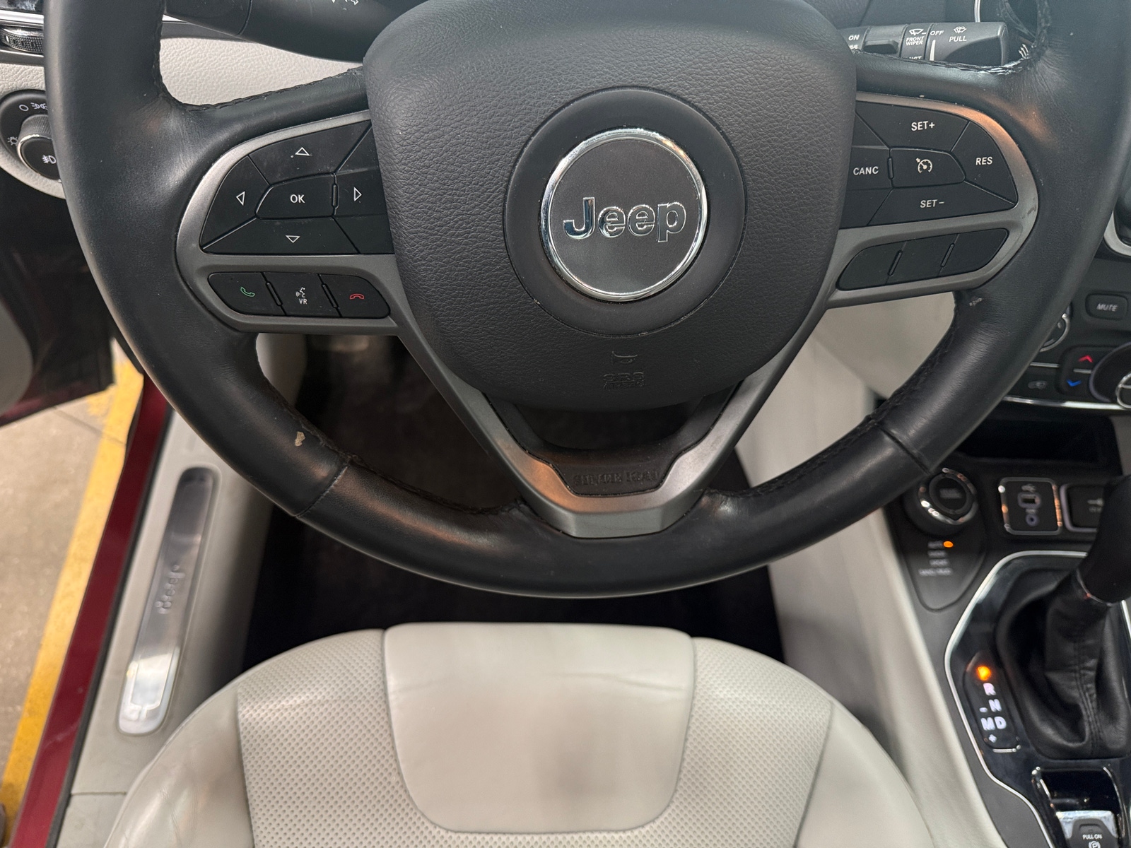 Thumbnail: 2019 Jeep Cherokee - 4