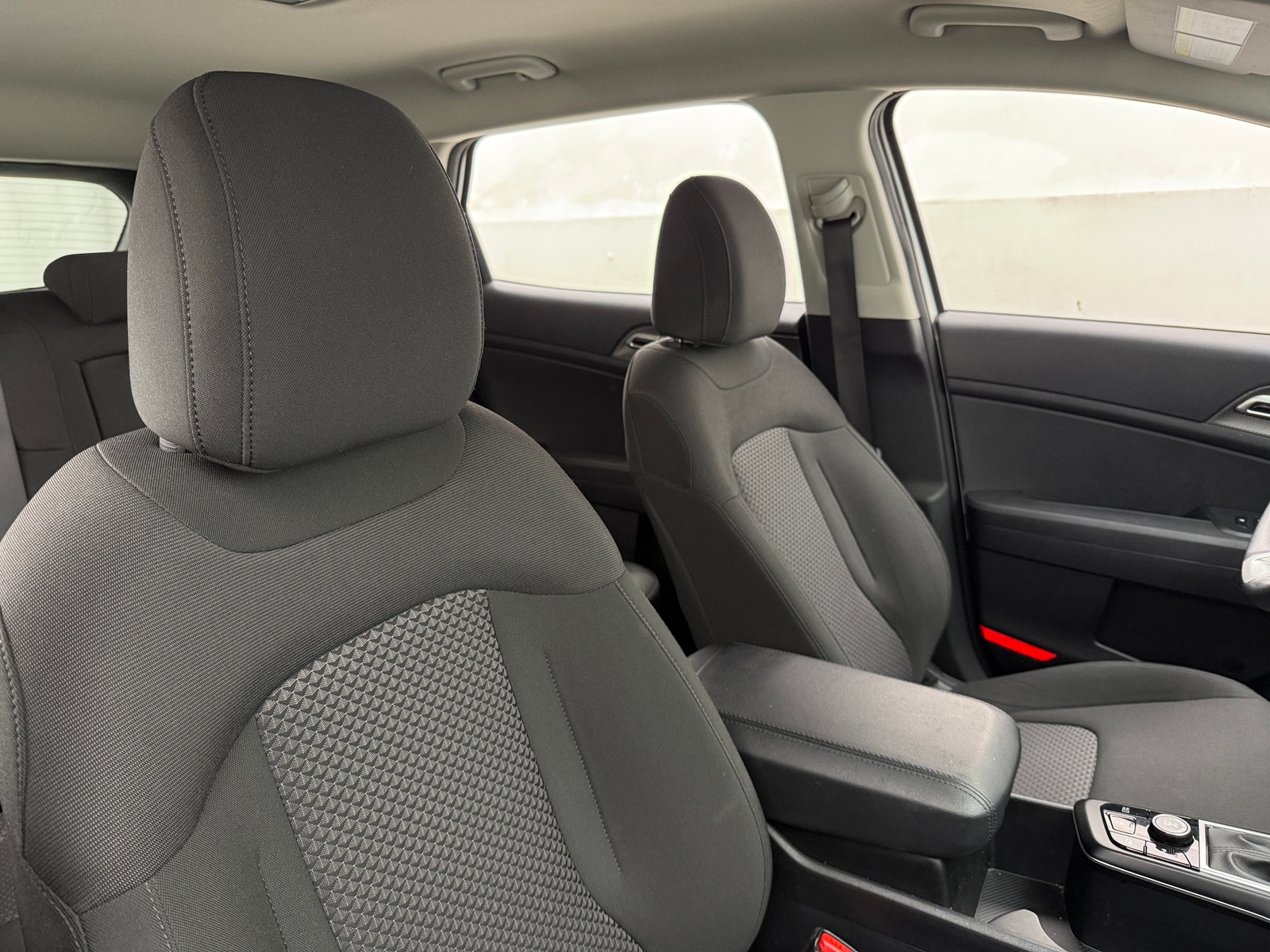 Thumbnail: 2025 Kia Sportage - 2