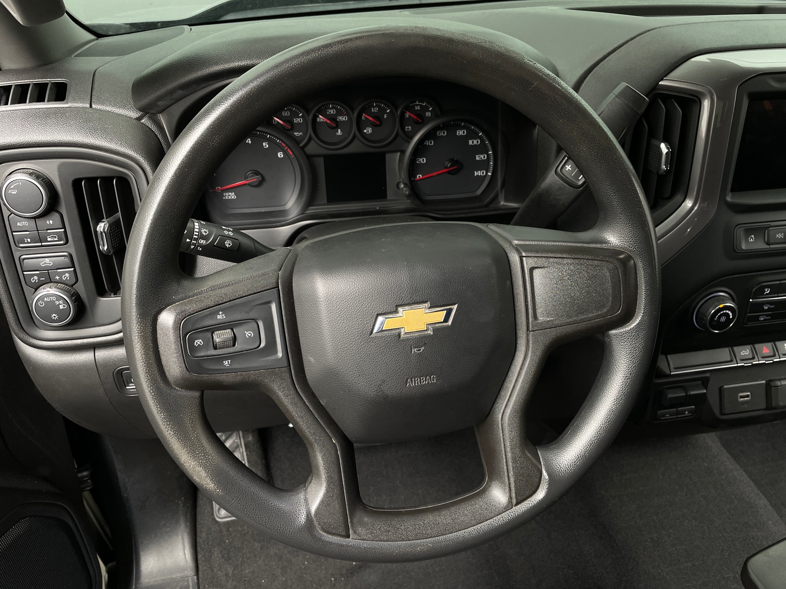Thumbnail: 2020 Chevrolet Silverado 1500 - 5