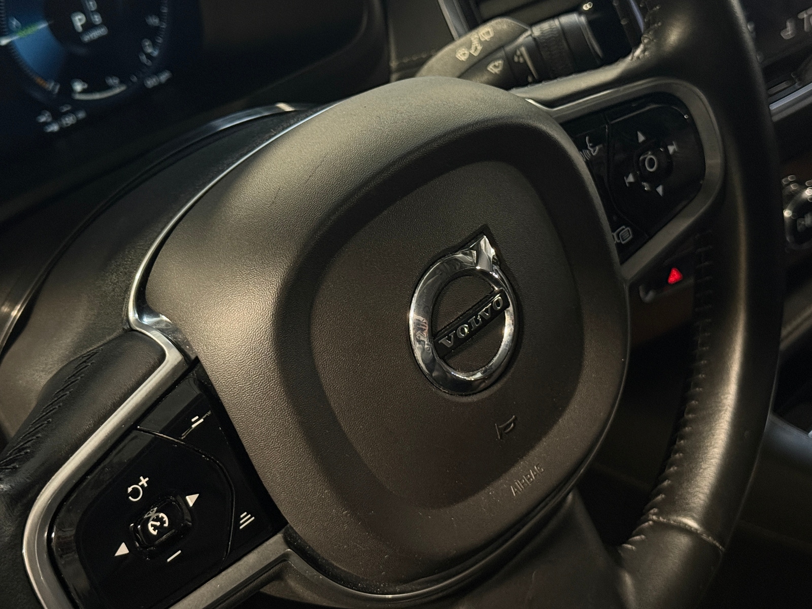 Thumbnail: 2017 Volvo XC90 - 4