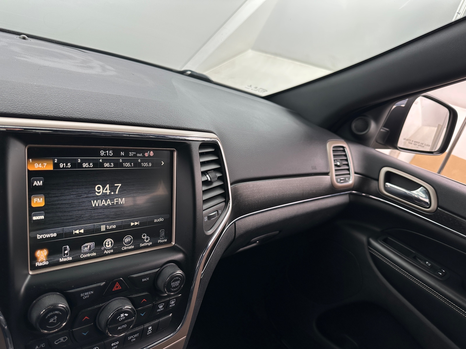 Thumbnail: 2017 Jeep Grand Cherokee - 3