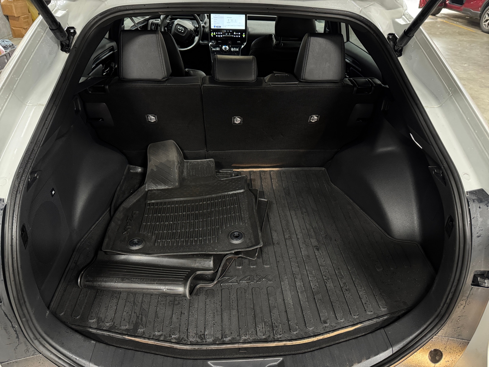 Thumbnail: 2023 Toyota bZ4X - 6