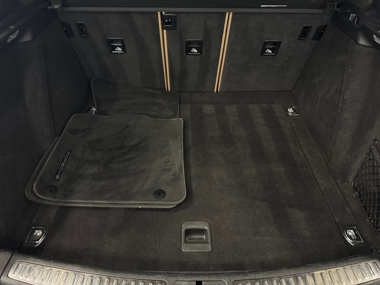 Thumbnail: 2021 Porsche Macan - 6