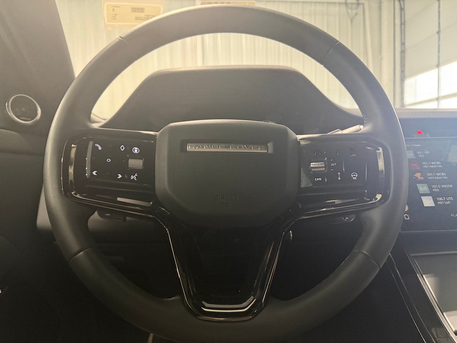 Thumbnail: 2024 Land Rover Range Rover Evoque - 4