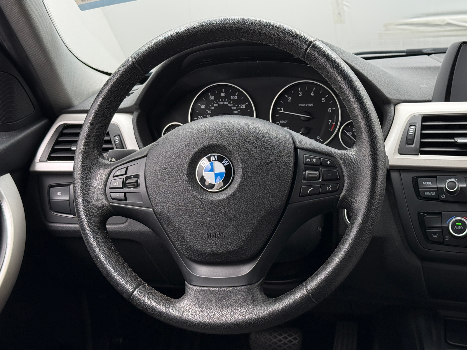 Thumbnail: 2015 BMW 3 Series - 4