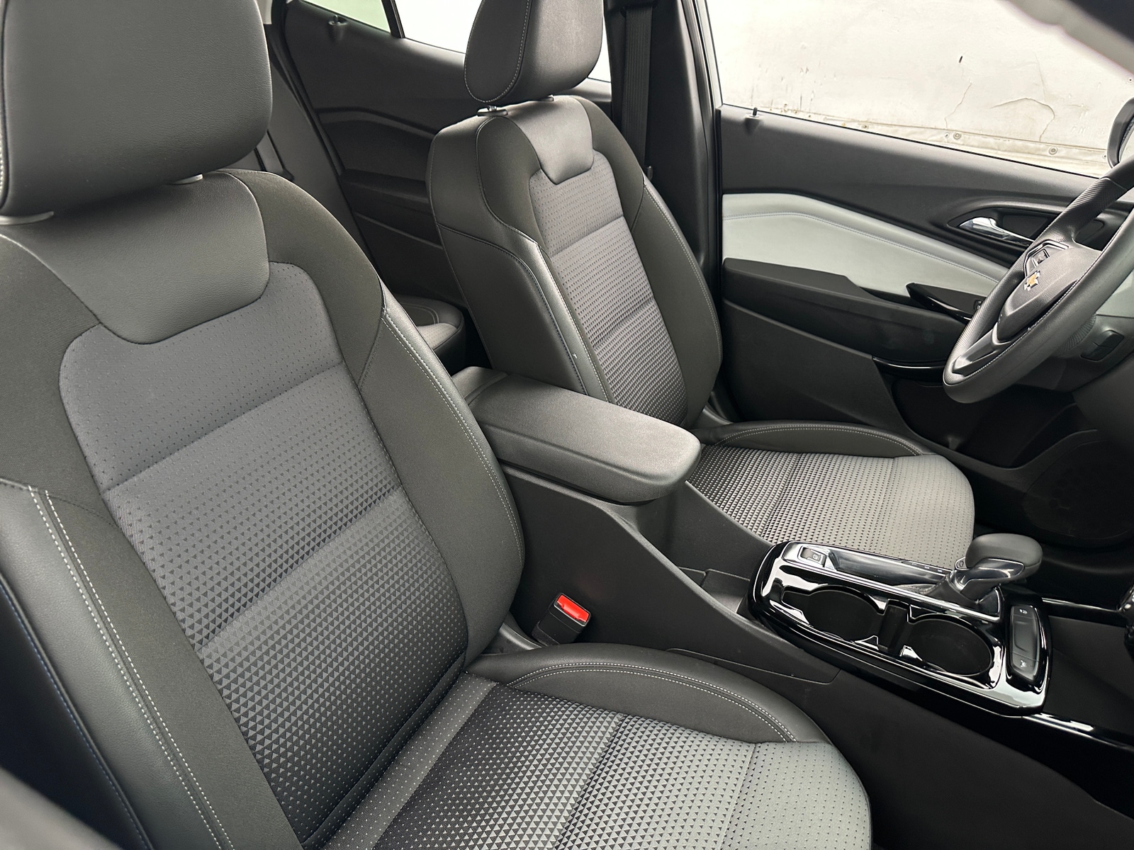 Thumbnail: 2025 Chevrolet Trax - 2