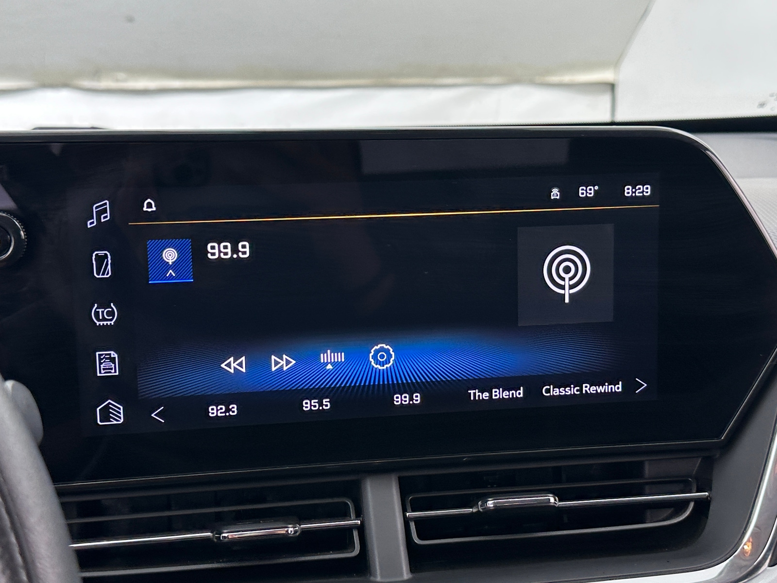 Thumbnail: 2025 Chevrolet Trax - 4