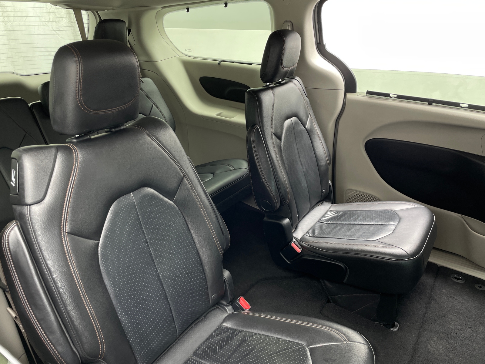 Thumbnail: 2018 Chrysler Pacifica - 5