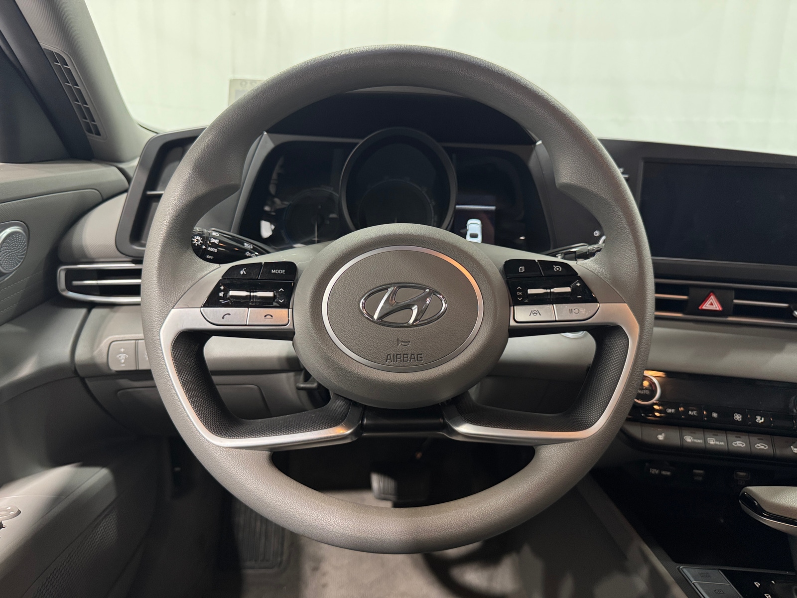 Thumbnail: 2023 Hyundai Elantra - 5