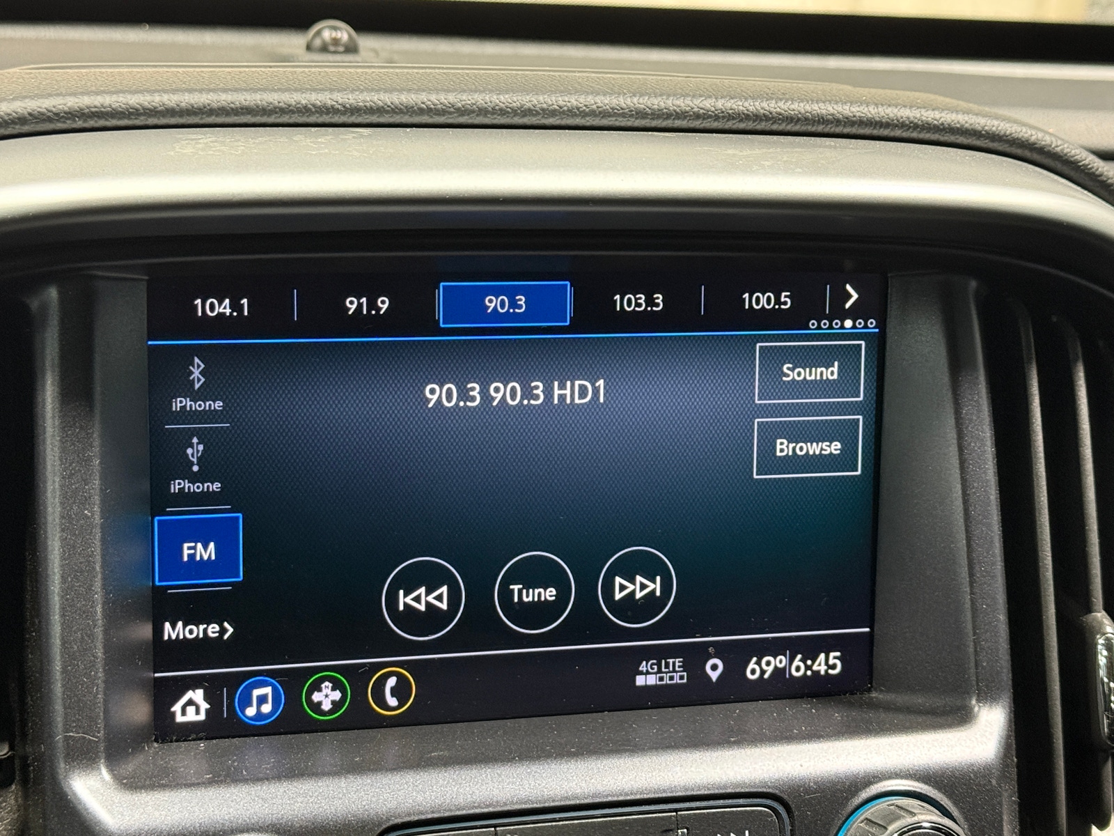 Thumbnail: 2021 Chevrolet Colorado - 4