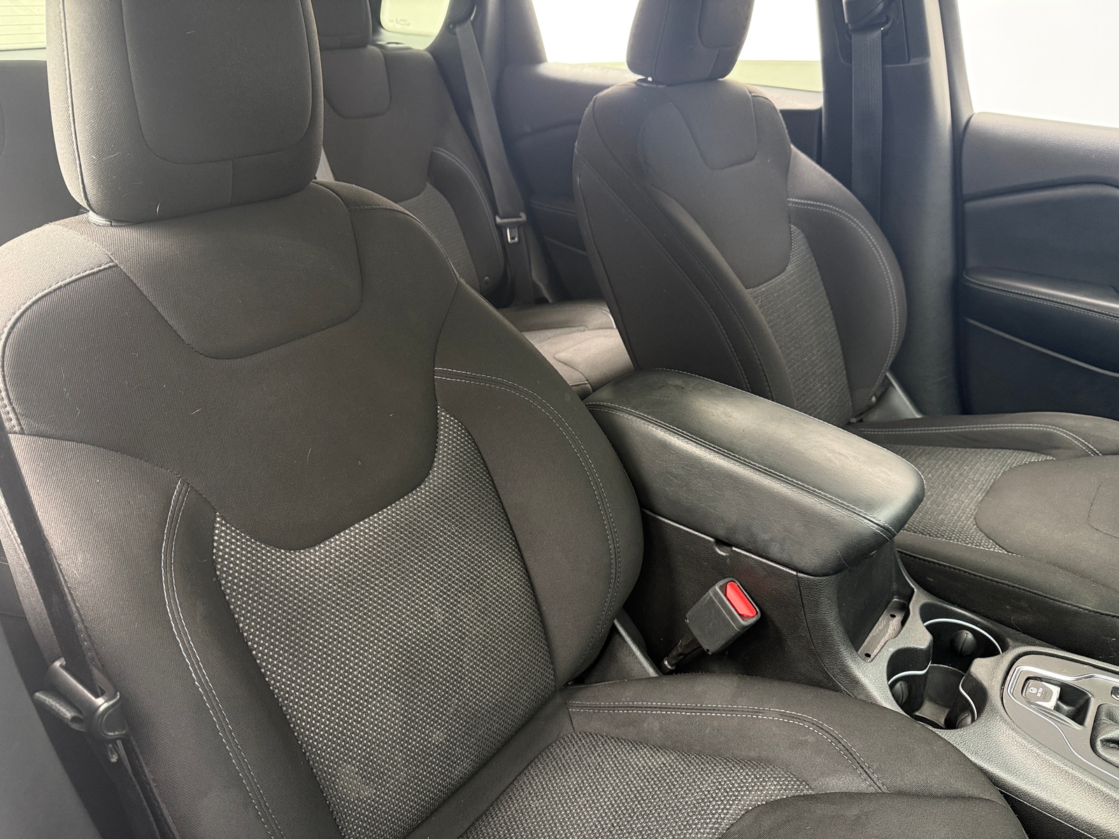 Thumbnail: 2019 Jeep Cherokee - 2