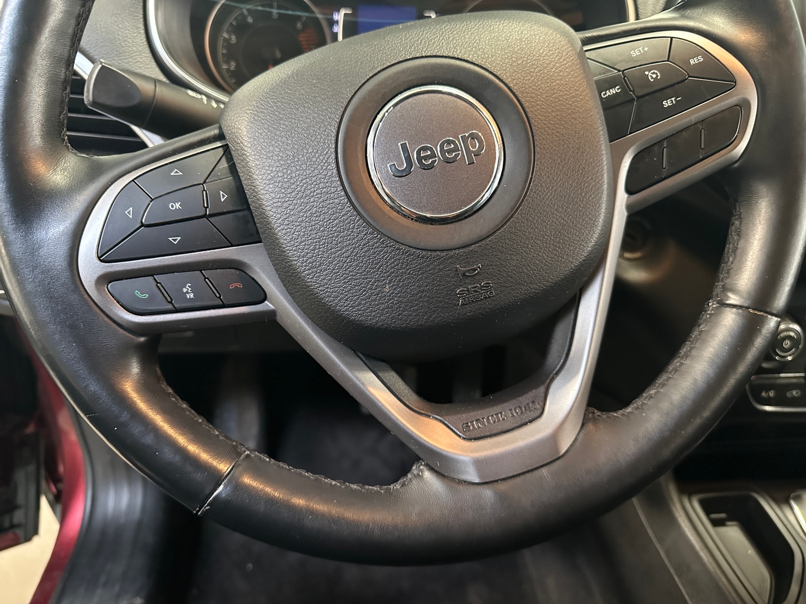 Thumbnail: 2019 Jeep Cherokee - 5