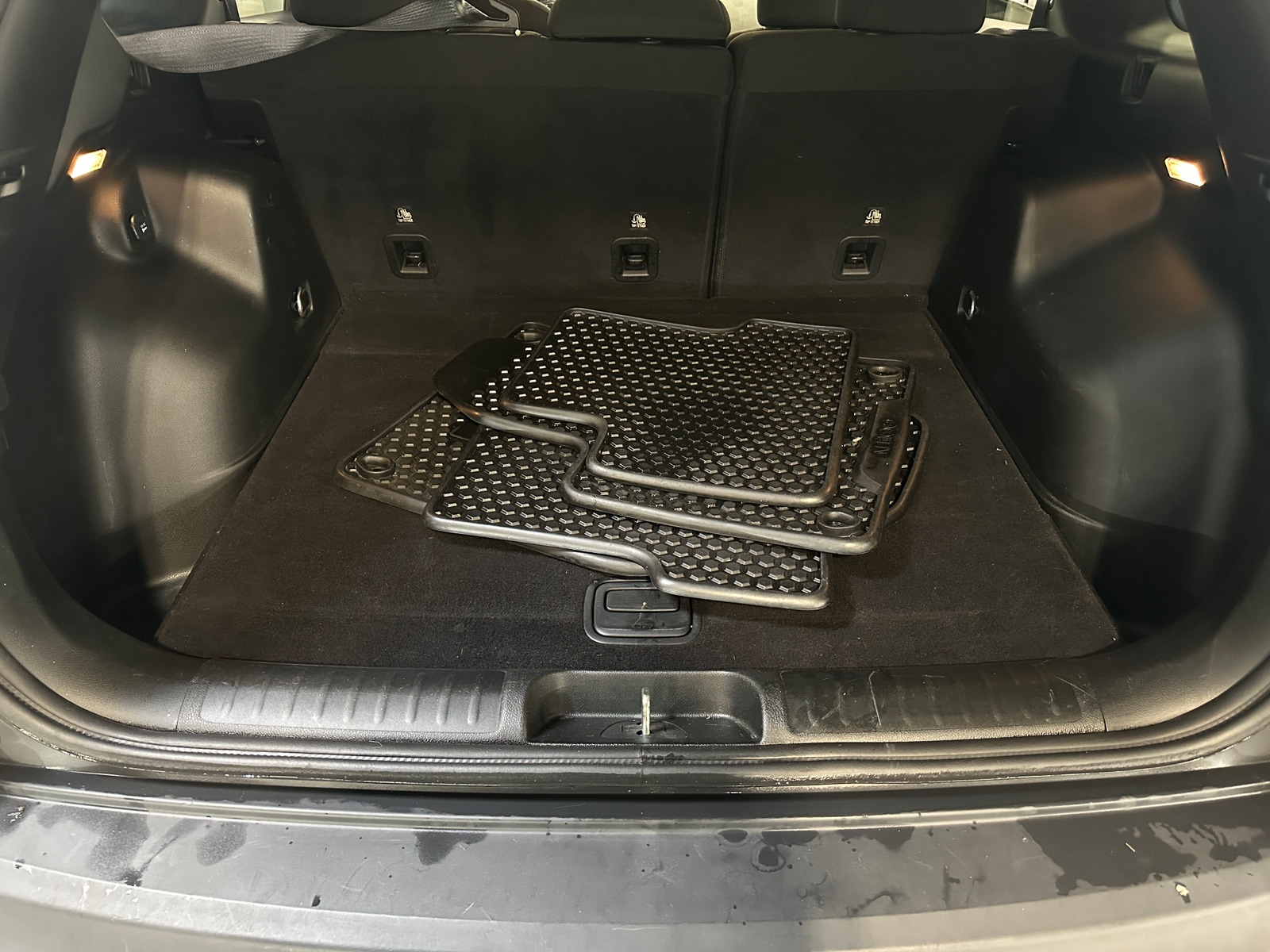 Thumbnail: 2019 Jeep Cherokee - 7