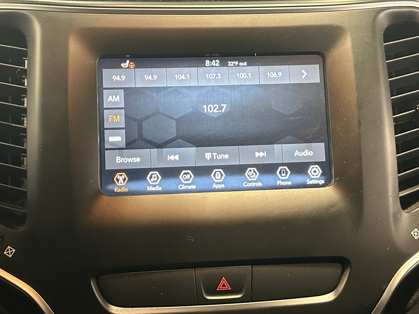 Thumbnail: 2019 Jeep Cherokee - 4