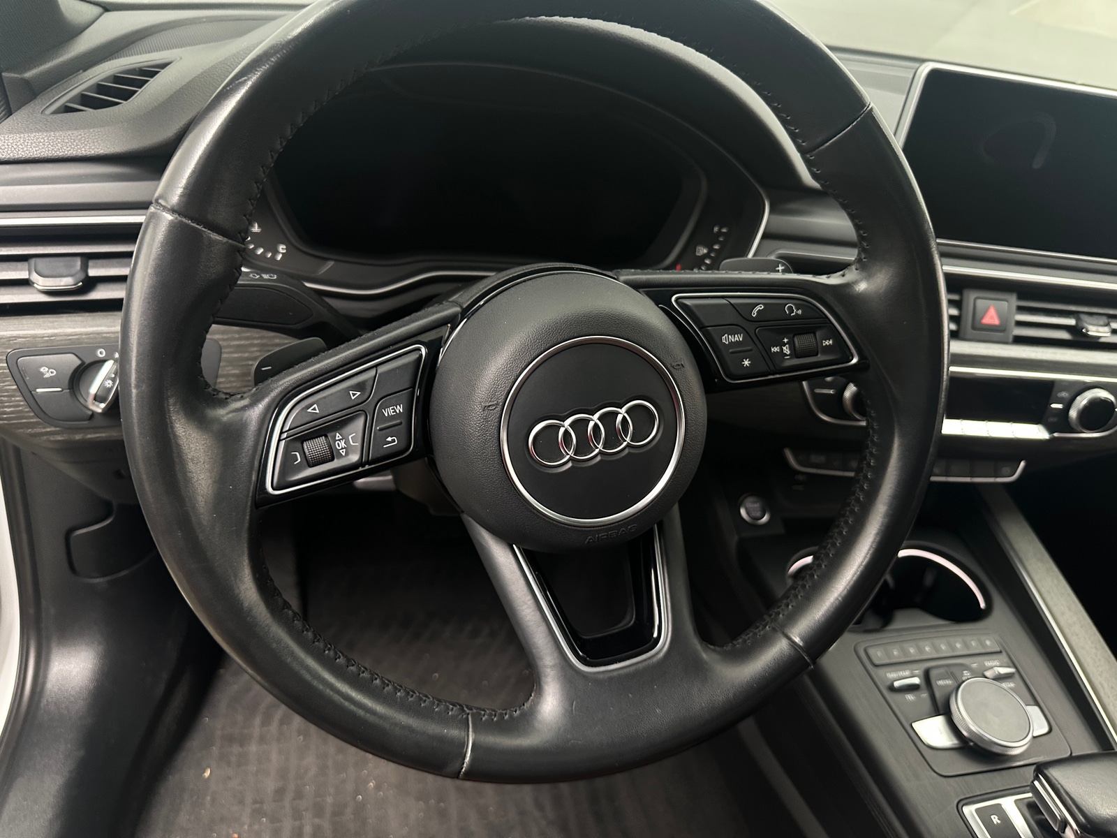 Thumbnail: 2019 Audi A4 - 4