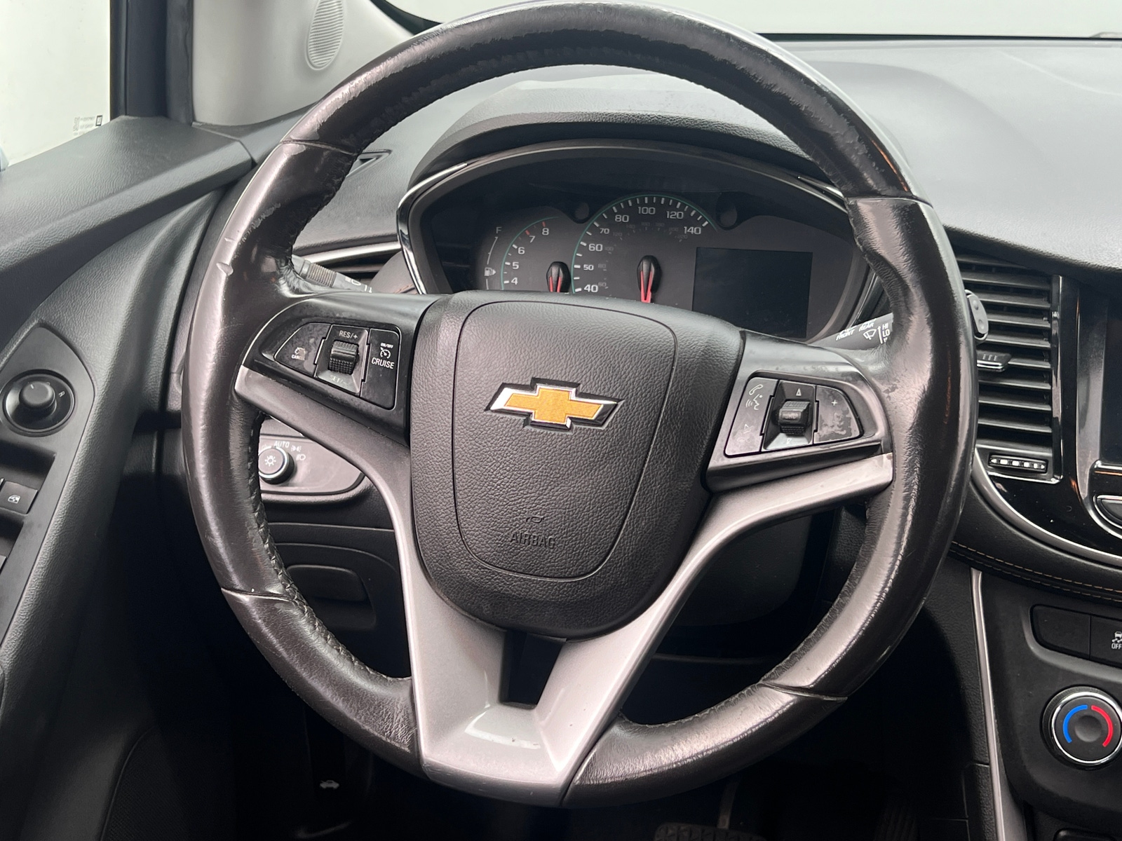 Thumbnail: 2022 Chevrolet Trax - 5