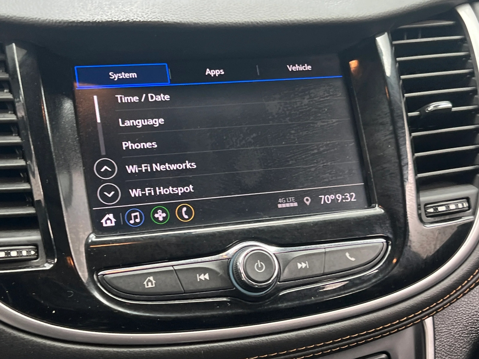 Thumbnail: 2022 Chevrolet Trax - 4