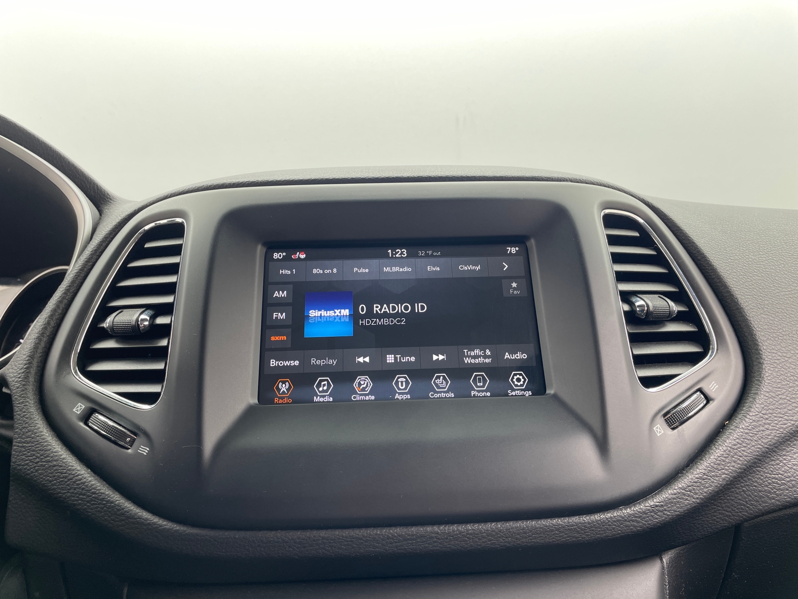 Thumbnail: 2020 Jeep Compass - 4