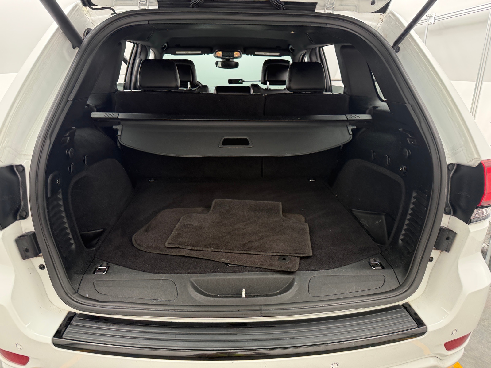 Thumbnail: 2018 Jeep Grand Cherokee - 7