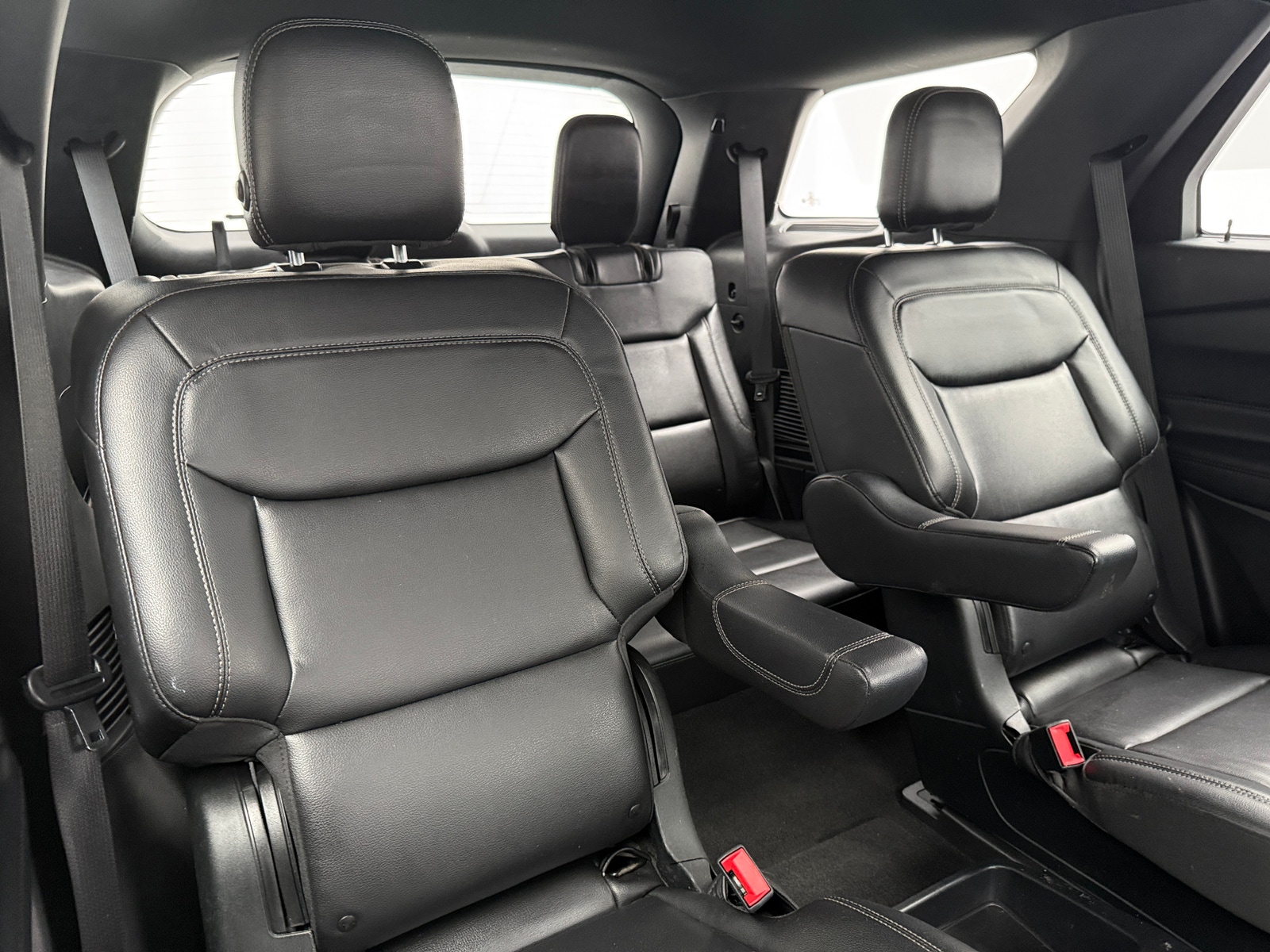 Thumbnail: 2020 Ford Explorer - 6