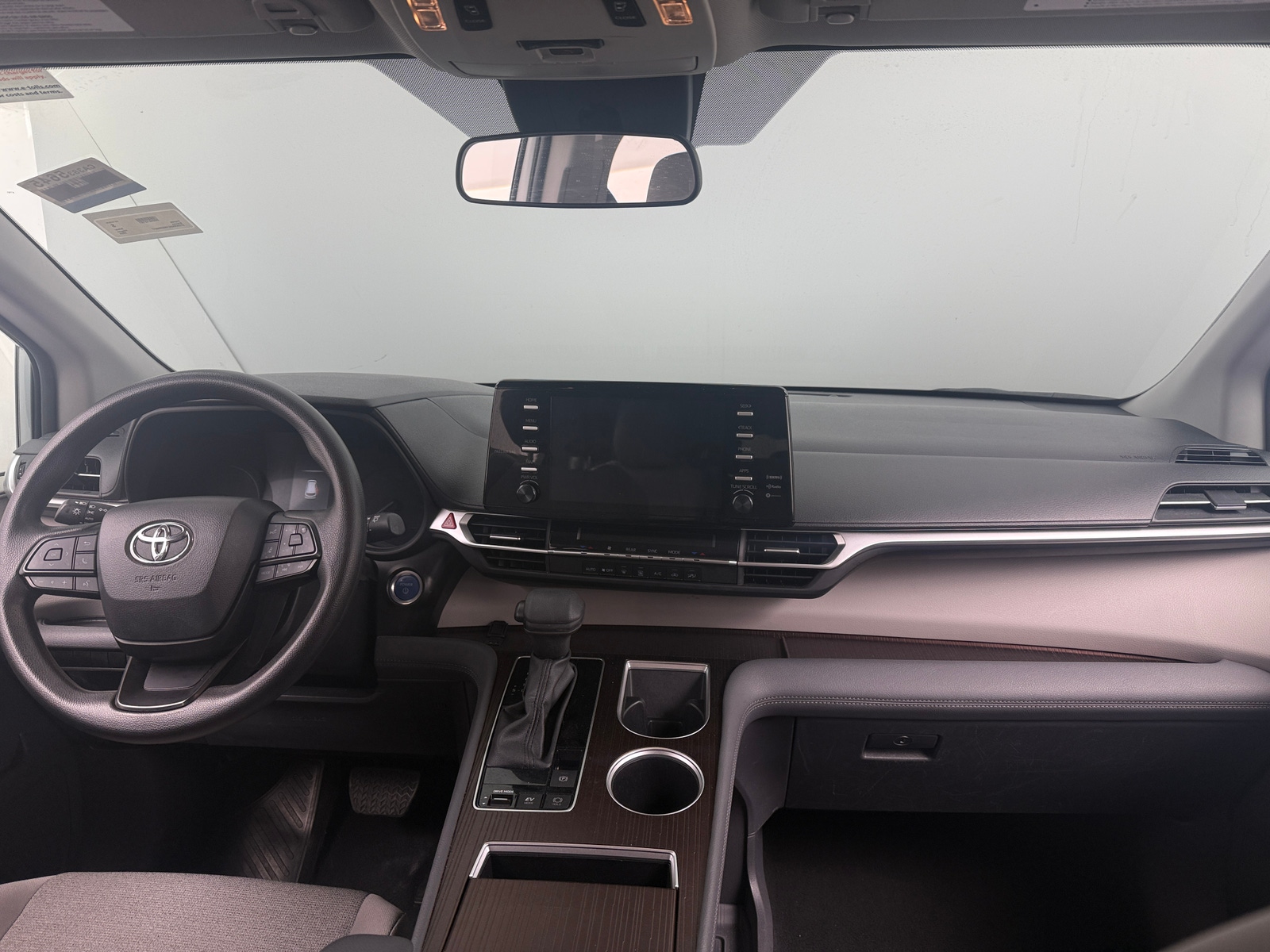 Thumbnail: 2024 Toyota Sienna - 3