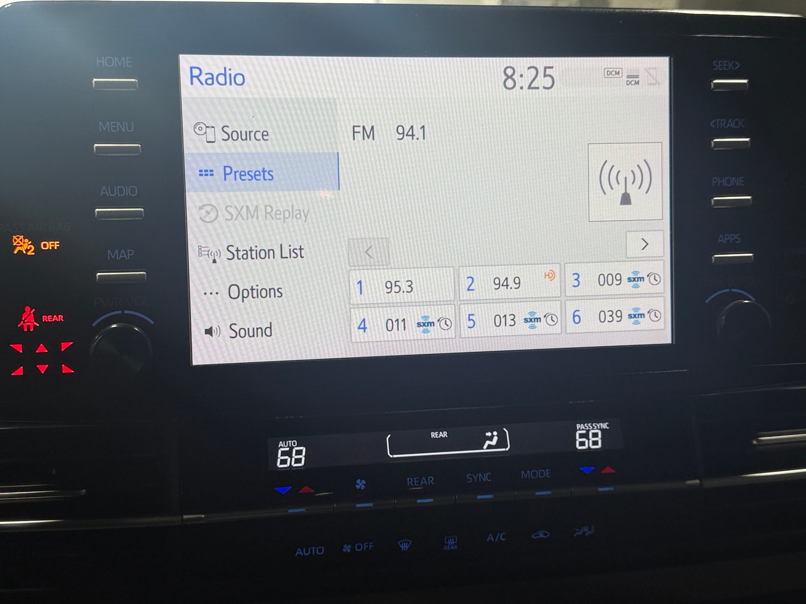Thumbnail: 2024 Toyota Sienna - 4