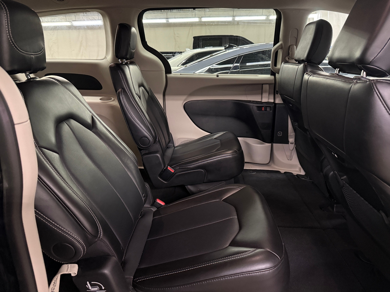 Thumbnail: 2024 Chrysler Pacifica - 5