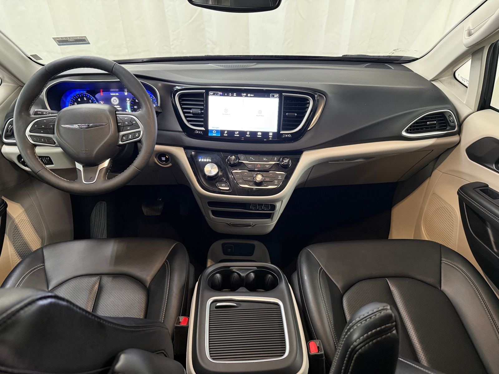 Thumbnail: 2024 Chrysler Pacifica - 2