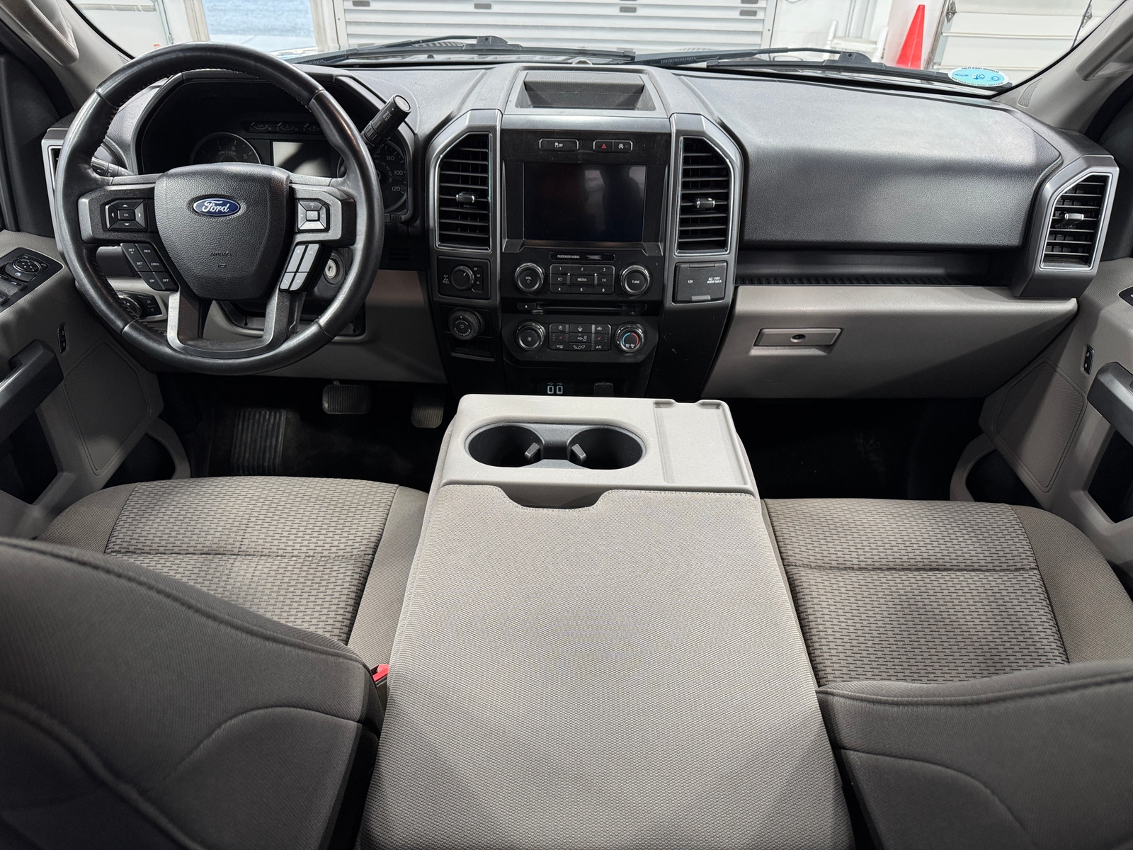 Thumbnail: 2018 Ford Econoline - 3