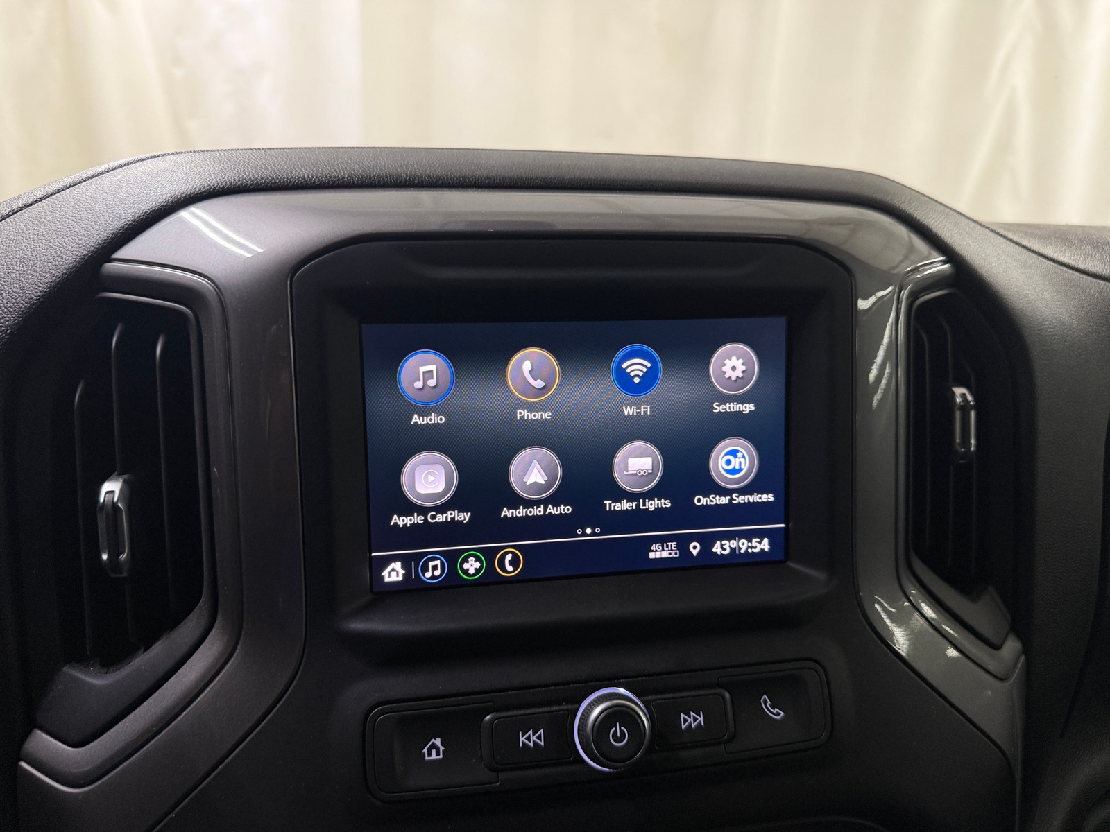 Thumbnail: 2021 Chevrolet Silverado 1500 - 4