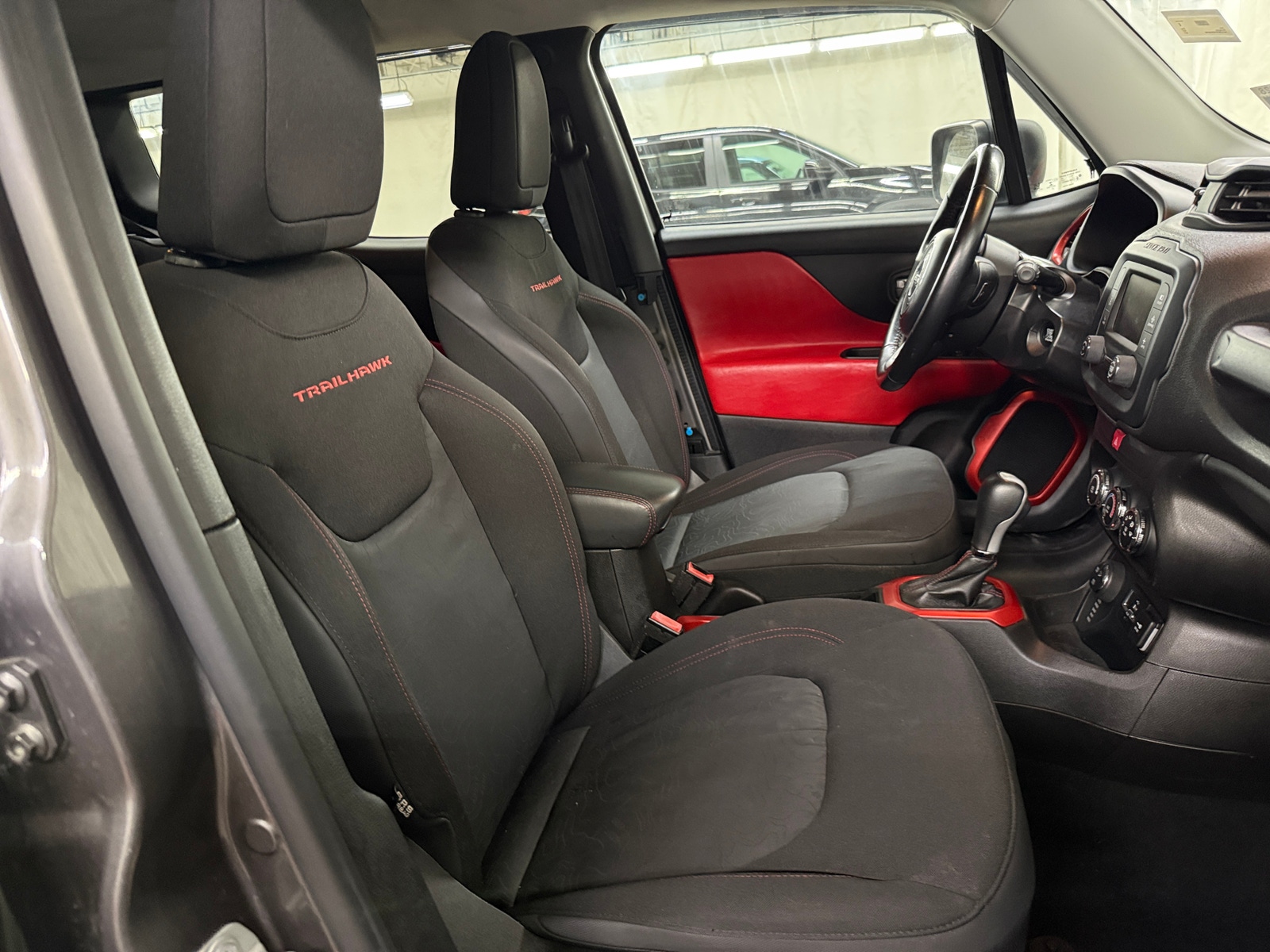 Thumbnail: 2017 Jeep Renegade - 6