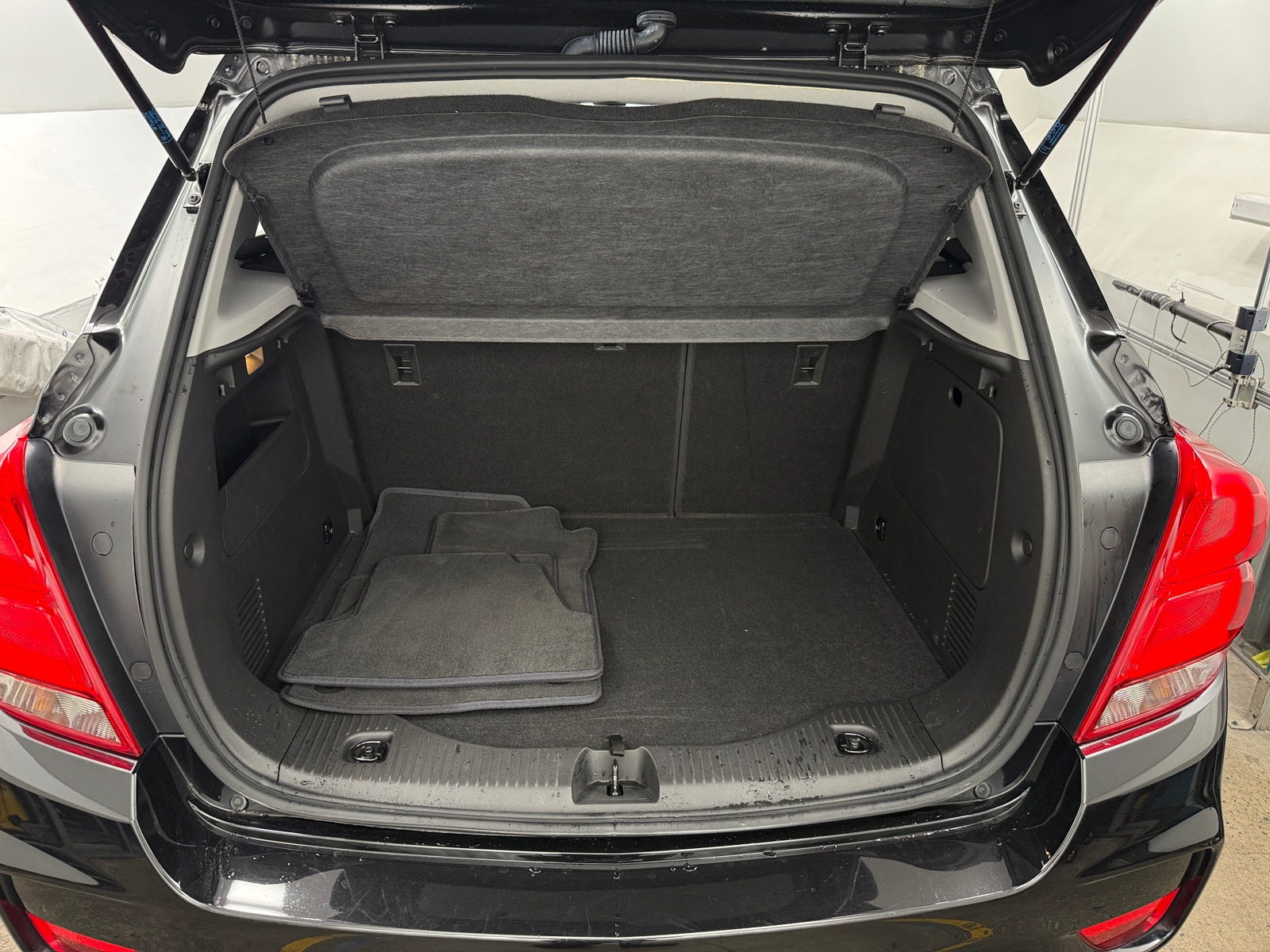 Thumbnail: 2022 Chevrolet Trax - 6