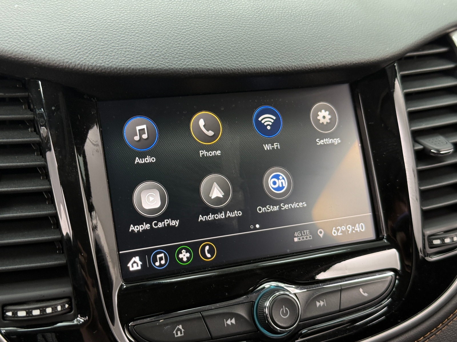 Thumbnail: 2022 Chevrolet Trax - 3