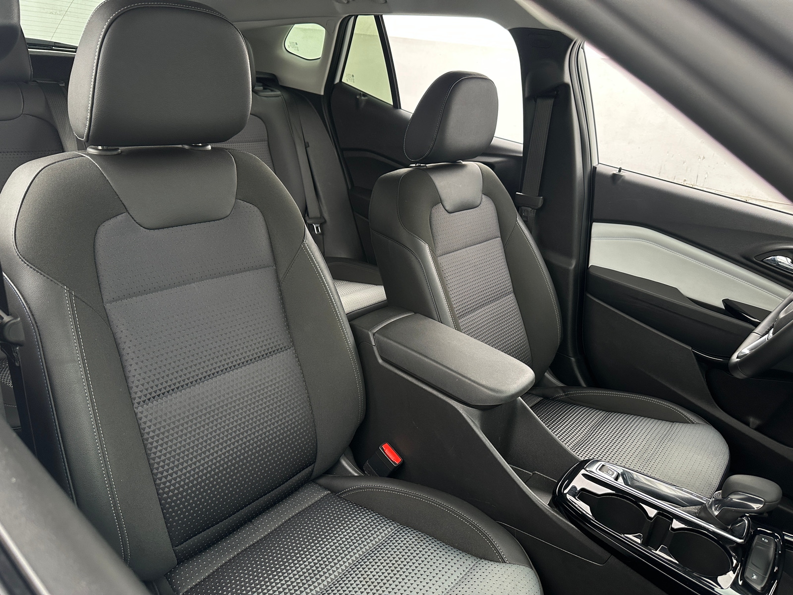 Thumbnail: 2025 Chevrolet Trax - 2