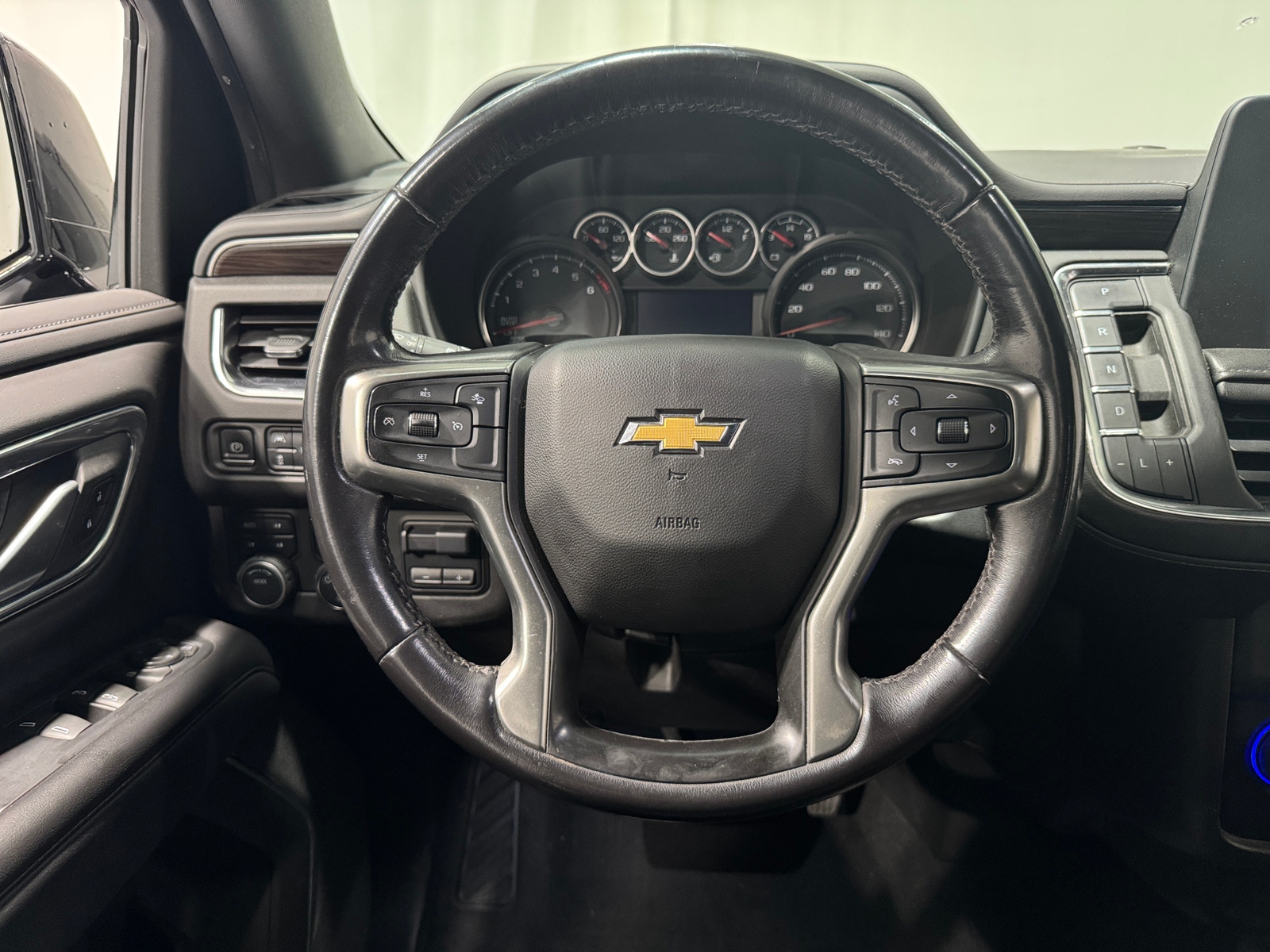 Thumbnail: 2022 Chevrolet Suburban - 5