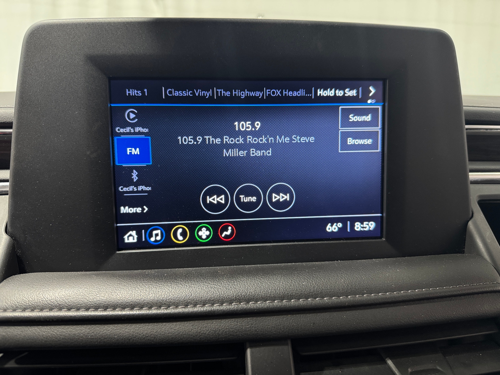 Thumbnail: 2022 Chevrolet Suburban - 4