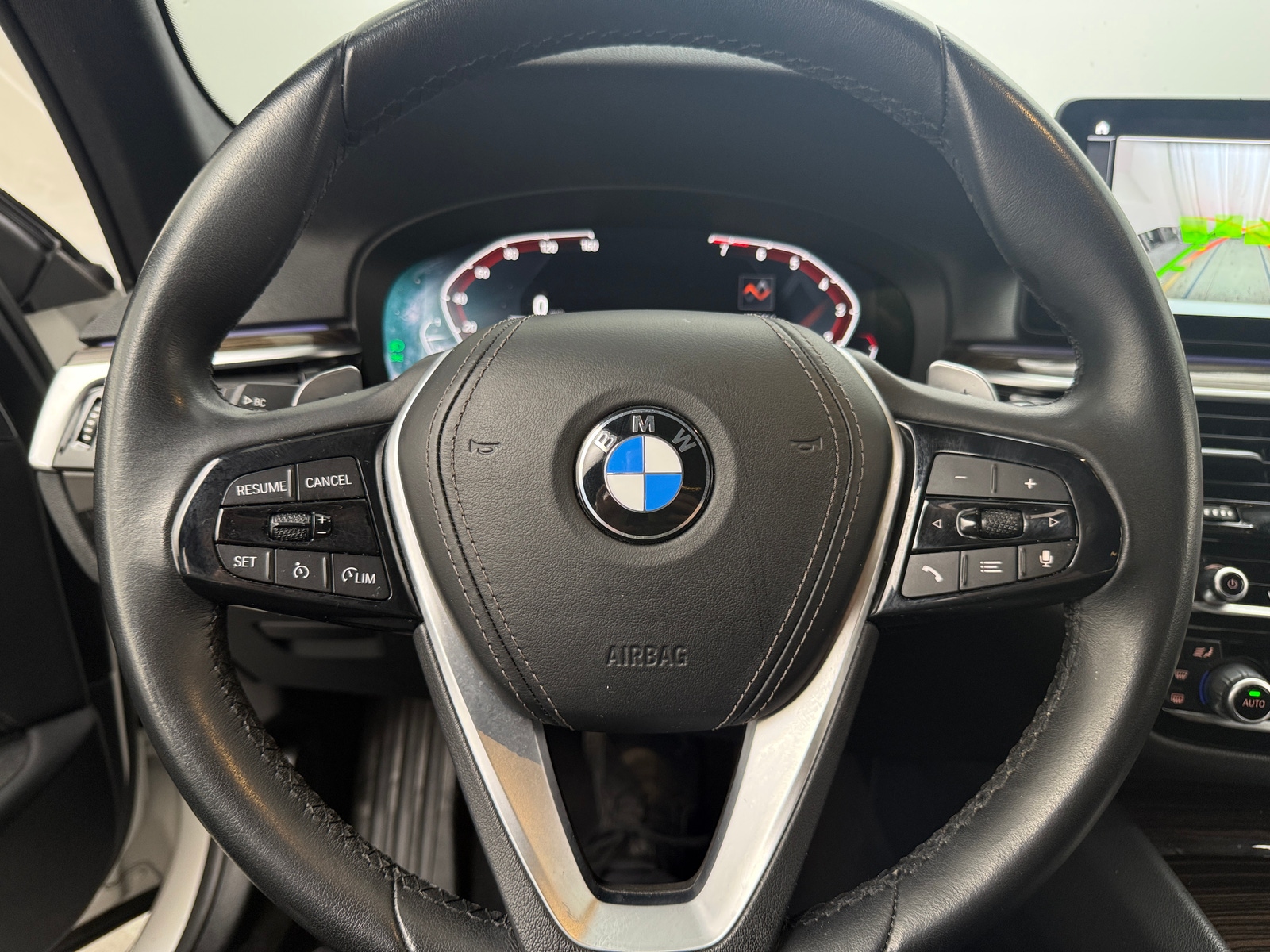 Thumbnail: 2023 BMW 5 Series - 4