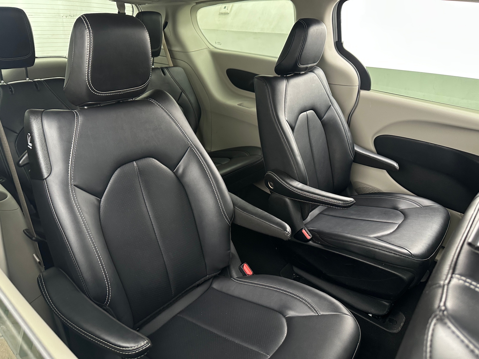 Thumbnail: 2024 Chrysler Pacifica - 5